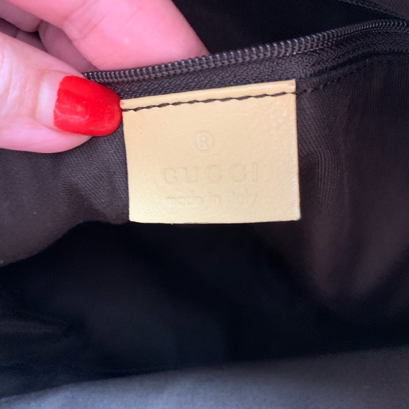 Gucci Crossbody Bag in great used condition - Picture 7 of 8